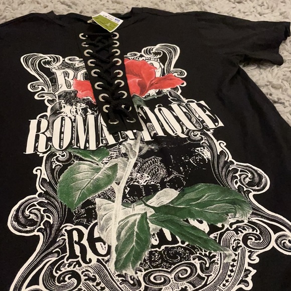 Lace-up romantique tee - Picture 2 of 4
